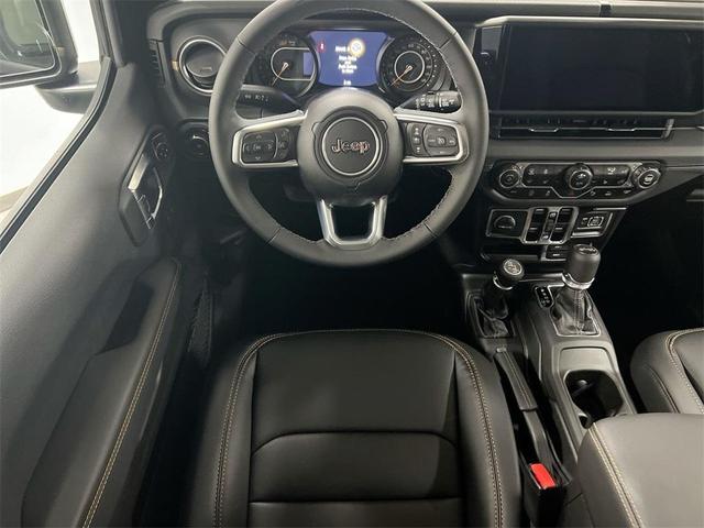Photo of 2025 Black Clearcoat Jeep Wrangler
