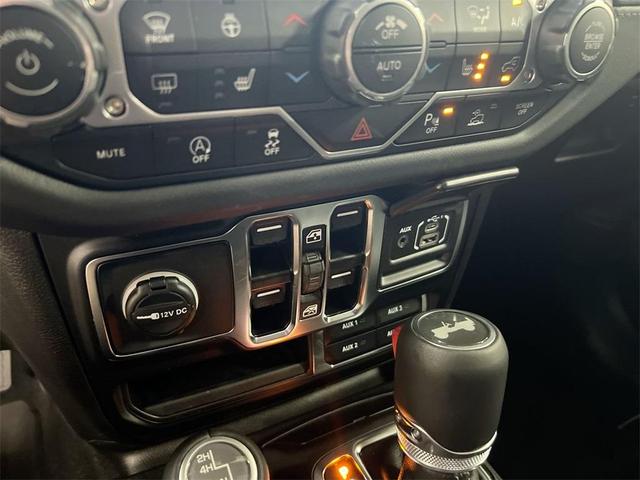 Photo of 2025 Black Clearcoat Jeep Wrangler