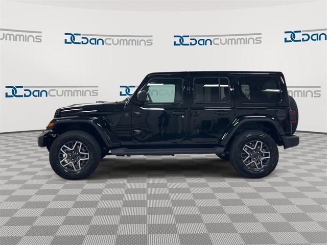 Photo of 2025 Black Clearcoat Jeep Wrangler