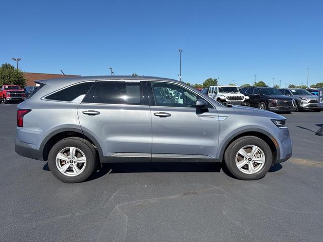 Photo of 2023 Everlasting Silver Kia Sorento