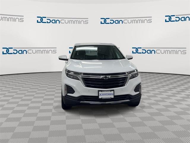 Photo of 2023 Summit White Chevrolet Equinox