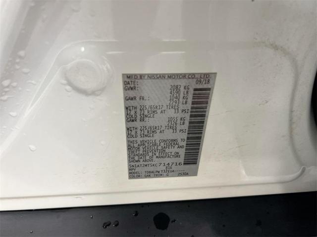 Photo of 2019 Glacier White Nissan Rogue