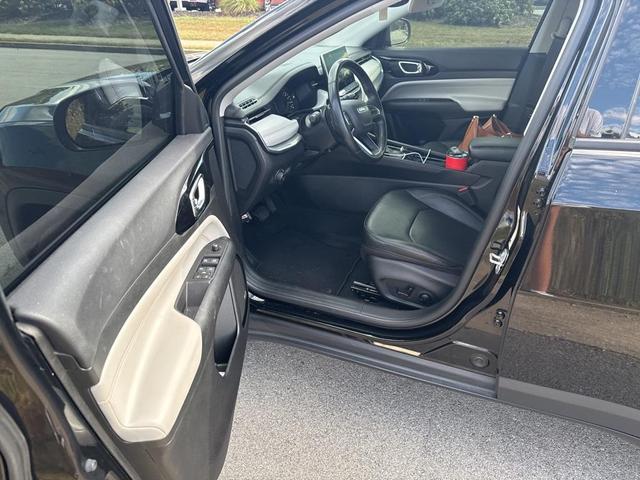 Photo of 2022 Diamond Black Jeep Compass