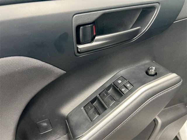 Photo of 2022 Silver Toyota Highlander