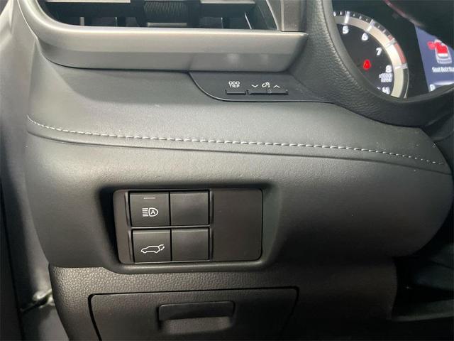 Photo of 2022 Silver Toyota Highlander