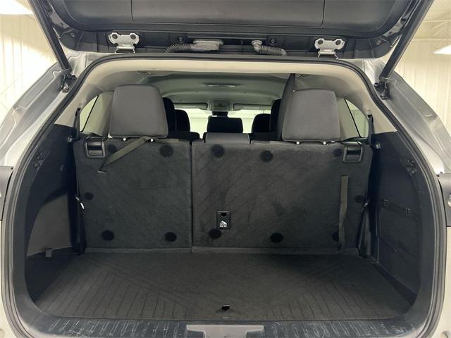 Photo of 2022 Silver Toyota Highlander