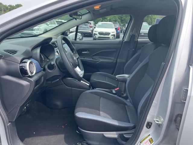 Photo of 2023 Brilliant Silver Metallic Nissan Versa