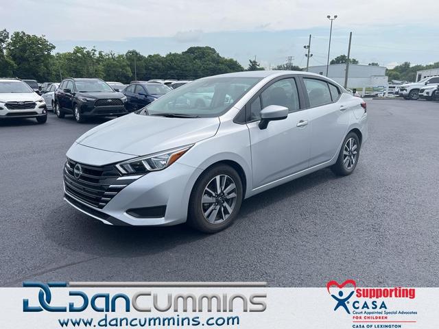Photo of 2023 Brilliant Silver Metallic Nissan Versa