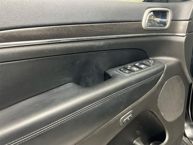 Photo of 2018 Diamond Black Jeep Grand Cherokee