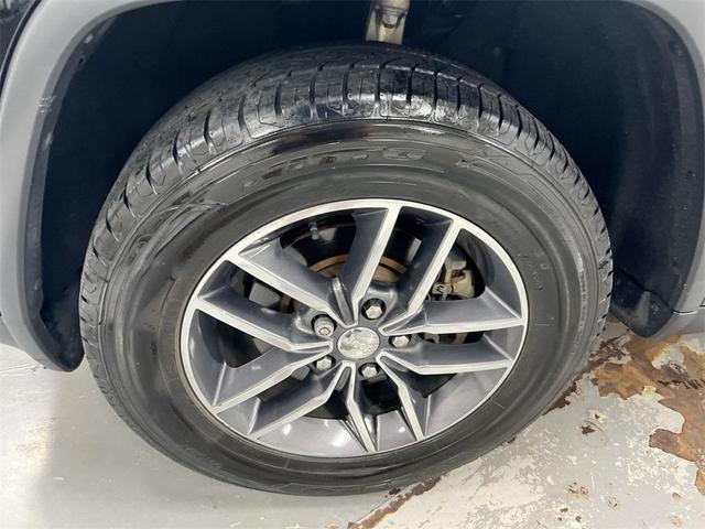Photo of 2018 Diamond Black Jeep Grand Cherokee