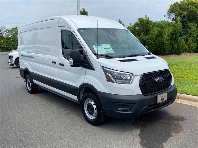 Photo of 2025 Oxford White Ford Transit-250