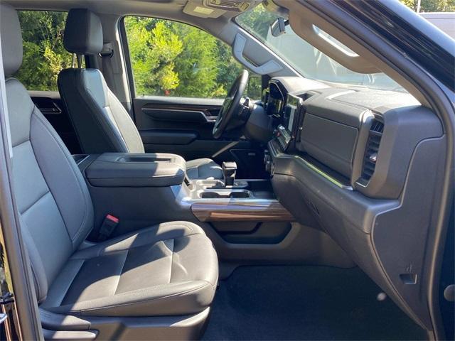 Photo of 2022 Black Chevrolet Silverado 1500