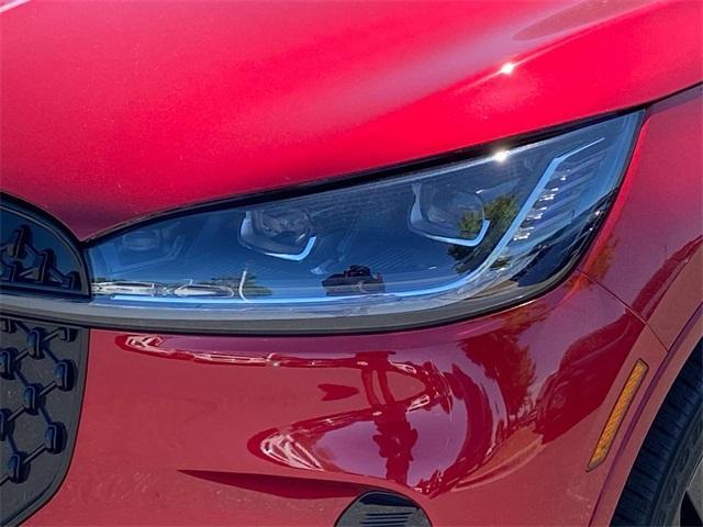 Photo of 2025 Red Carpet Metallic Tinted Clearcoat Lincoln Aviator