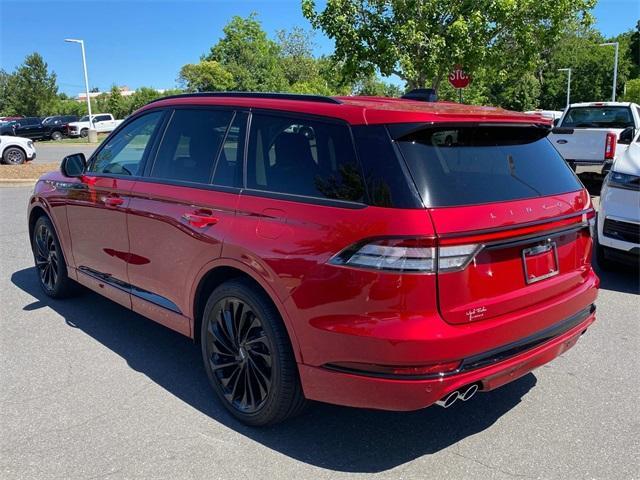 Photo of 2025 Red Carpet Metallic Tinted Clearcoat Lincoln Aviator