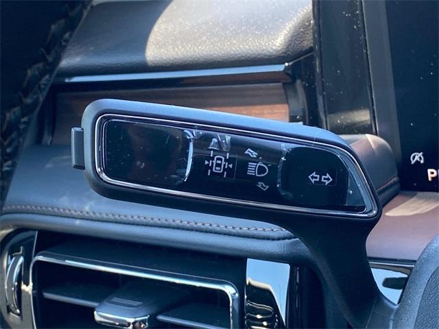 Photo of 2025 Red Carpet Metallic Tinted Clearcoat Lincoln Aviator