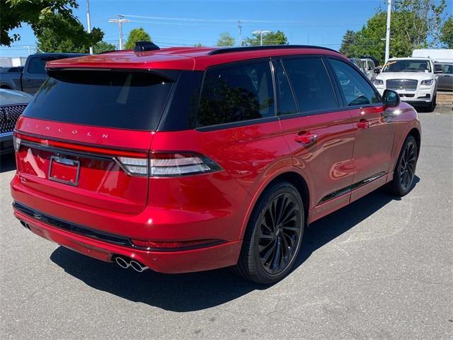 Photo of 2025 Red Carpet Metallic Tinted Clearcoat Lincoln Aviator