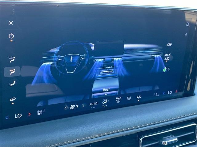 Photo of 2025 Red Carpet Metallic Tinted Clearcoat Lincoln Aviator