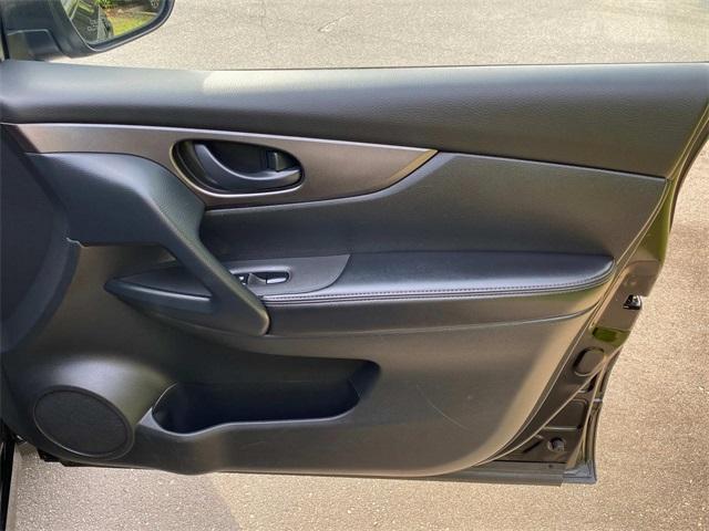 Photo of 2021 Magnetic Black Nissan Rogue Sport