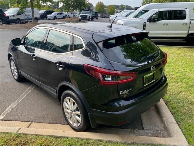 Photo of 2021 Magnetic Black Nissan Rogue Sport