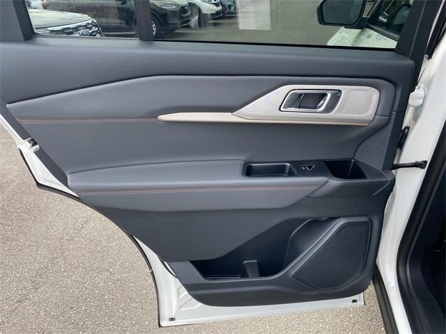 Photo of 2025 White Metallic Ford Explorer