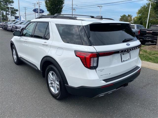 Photo of 2025 White Metallic Ford Explorer