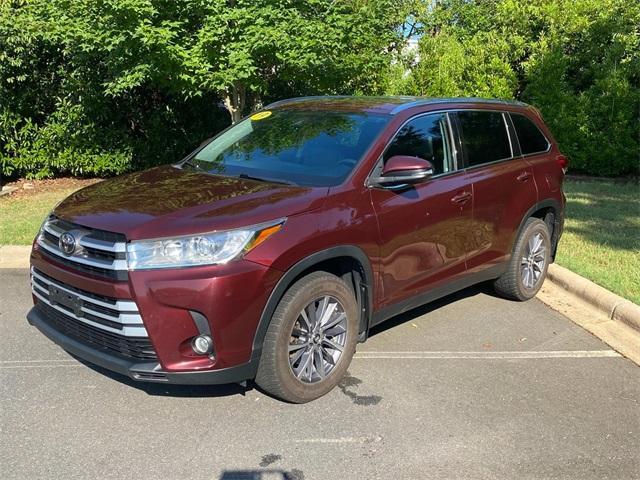 Photo of 2019 Ooh La La Rouge Mica Toyota Highlander