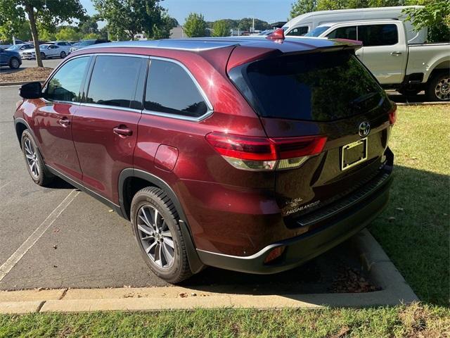 Photo of 2019 Ooh La La Rouge Mica Toyota Highlander