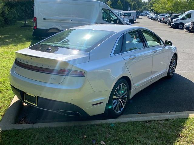 Photo of 2020 White Platinum Tri-Coat Metallic Lincoln MKZ