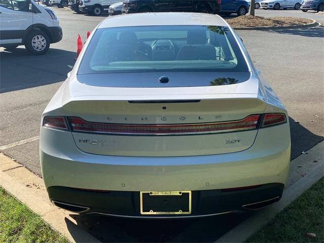 Photo of 2020 White Platinum Tri-Coat Metallic Lincoln MKZ