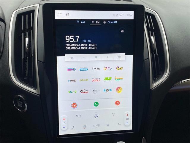 Photo of 2022 Carbonized Gray Metallic Ford Edge