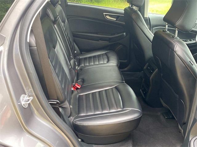 Photo of 2022 Carbonized Gray Metallic Ford Edge