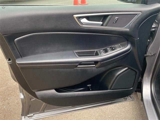 Photo of 2022 Carbonized Gray Metallic Ford Edge