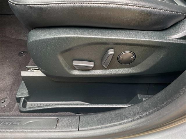 Photo of 2022 Carbonized Gray Metallic Ford Edge
