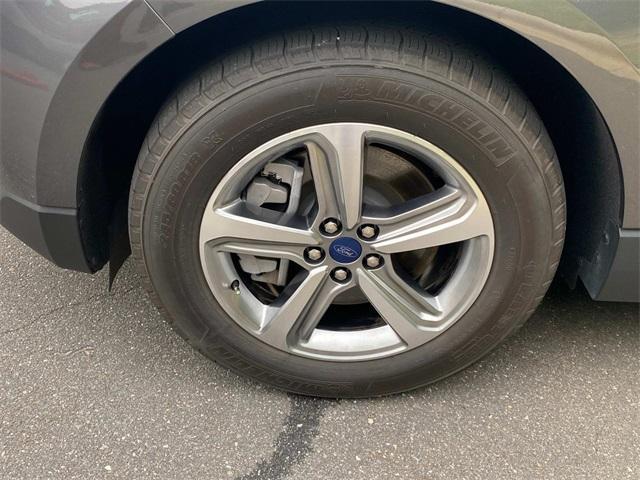 Photo of 2022 Carbonized Gray Metallic Ford Edge