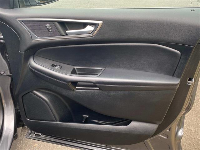 Photo of 2022 Carbonized Gray Metallic Ford Edge