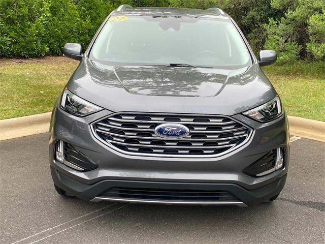 Photo of 2022 Carbonized Gray Metallic Ford Edge