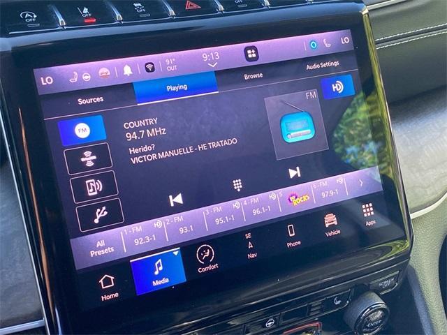 Photo of 2022 Metallic Jeep Grand Cherokee L
