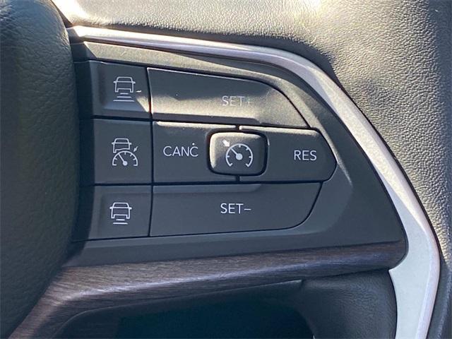 Photo of 2022 Metallic Jeep Grand Cherokee L