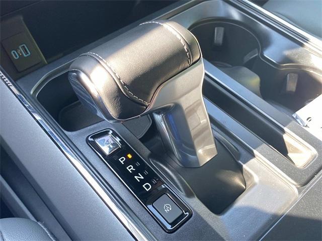 Photo of 2023 Oxford White Ford F-150 Lightning