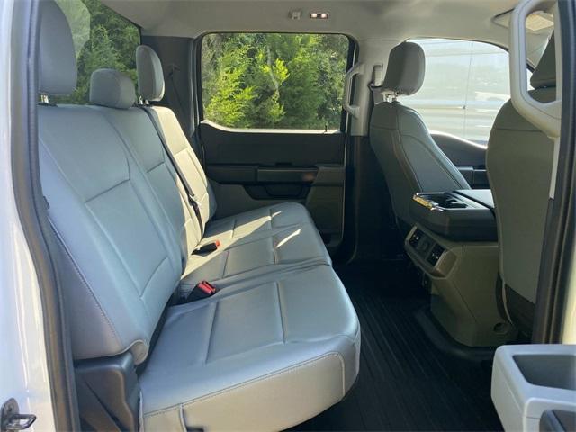 Photo of 2023 Oxford White Ford F-150 Lightning