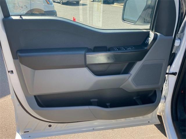 Photo of 2023 Oxford White Ford F-150 Lightning