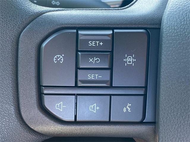 Photo of 2023 Oxford White Ford F-150 Lightning