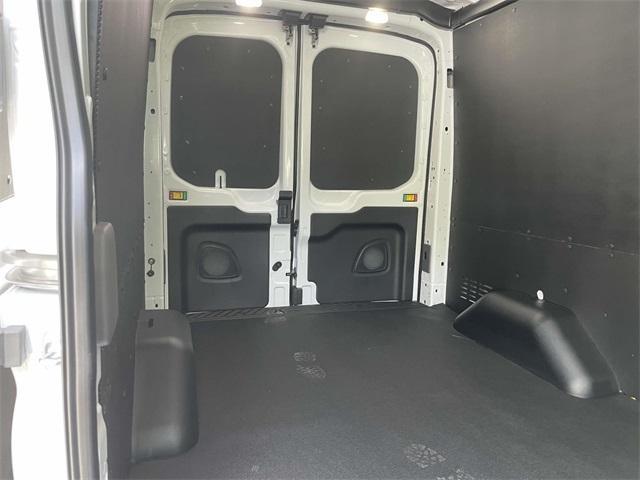 Photo of 2025 Oxford White Ford Transit-250