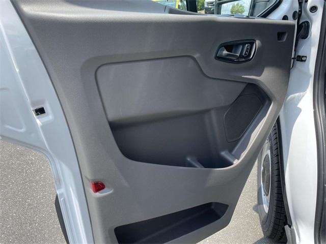 Photo of 2025 Oxford White Ford Transit-250
