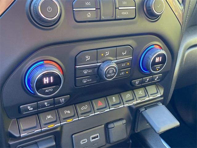 Photo of 2021 Iridescent Pearl Tricoat Chevrolet Silverado 1500