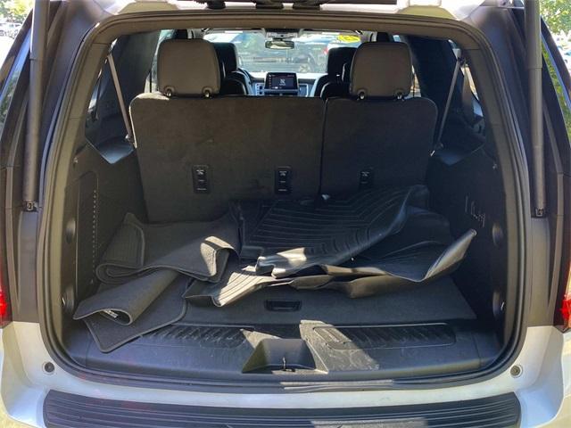 Photo of 2023 White Frost Tri-Coat GMC Yukon XL