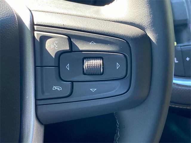 Photo of 2023 White Frost Tri-Coat GMC Yukon XL