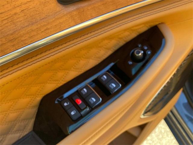Photo of 2023 Metallic Jeep Grand Cherokee L
