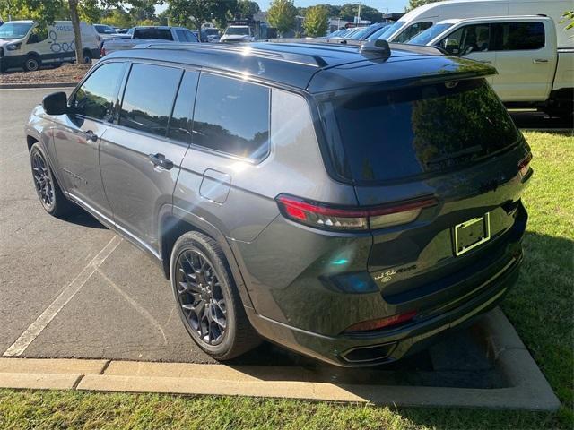 Photo of 2023 Metallic Jeep Grand Cherokee L