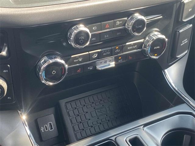 Photo of 2025 White Metallic Ford F-150